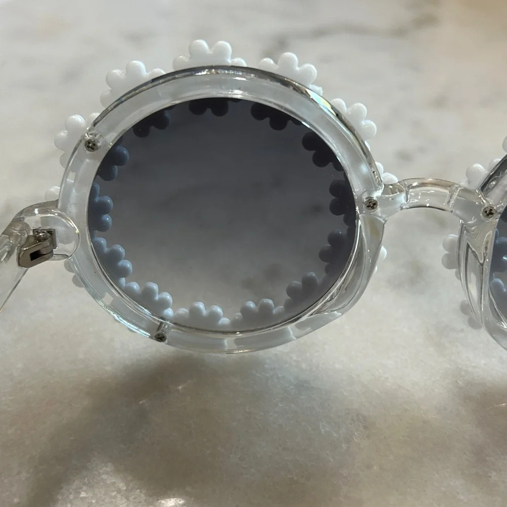 Daisy Round Sunglasses Floral Design for Costume Parties, Festivals, Retro, Gift